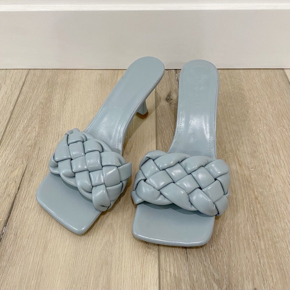 HEELS